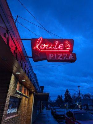 Louie's Pizza