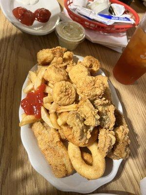 Fried seafood platter