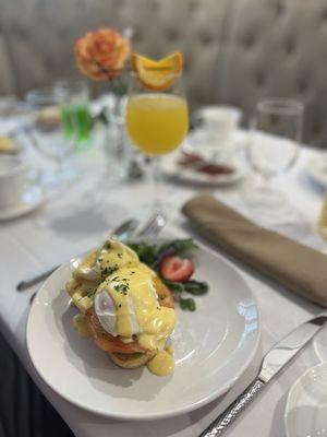 Eggs Benedict Custom