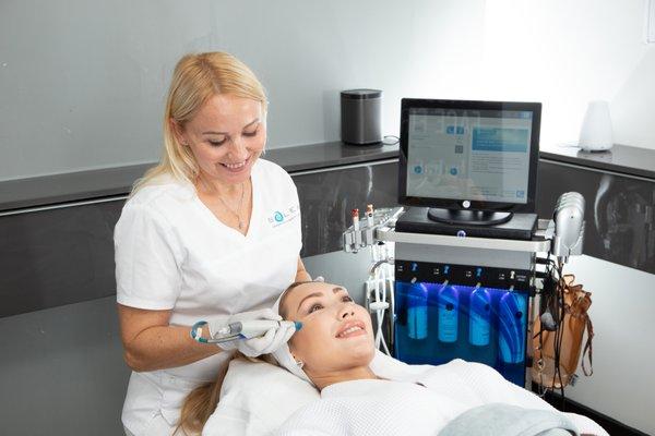 Hydrafacial treatment