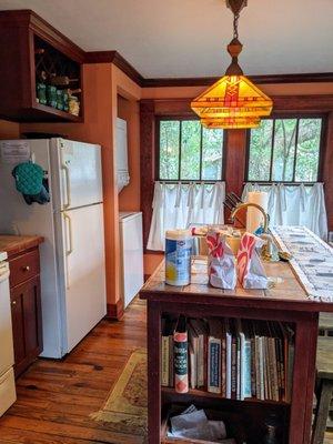 Kitchen view inside the Cinnamon Cottage - with additional clorox wipes :)