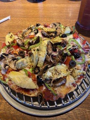 Thin Individual veggie 7 pizza