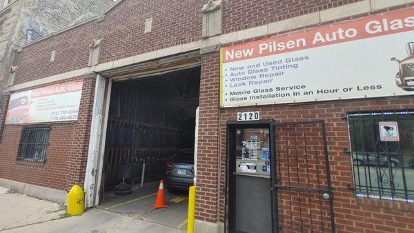 New Pilsen Auto Glass Inc.