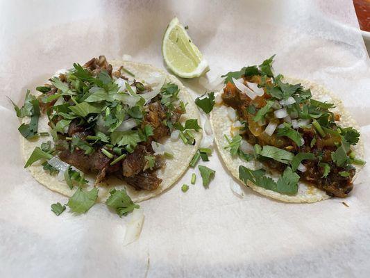 Taco de carnitas and taco de rajas