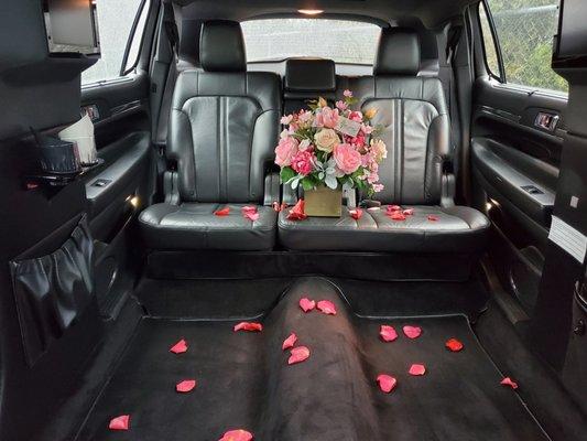 Did you know you can have floral arrangements in the car for you upon arrival?