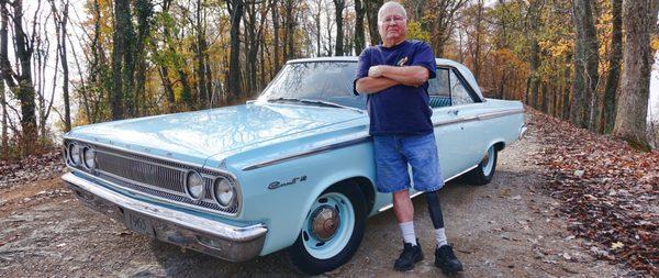 Our patient Paul restores old cars. We restored his mobility with a microprocessor prosthesis.