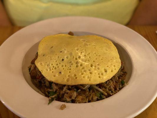 Chicken and rice with a fresh tortilla. Very peppery.