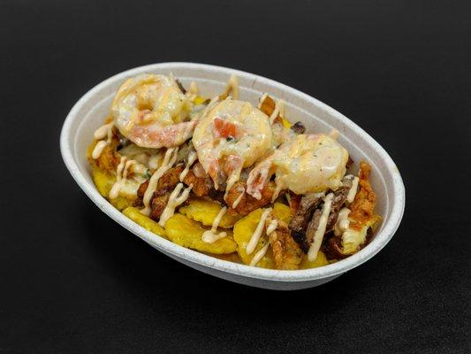 mixto box. tostones ,grilled steak.crispy chicken,crispy pork topped with gralic parmesan cheese and our special house sauce /pico de gallo.