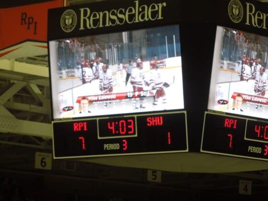 Tonight's final score: RPI 7 and Sacred Heart 1