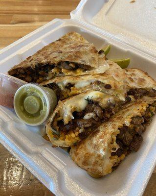 Pork stuffed quesadillas are FIRE and HUGE!  Super fast and nice staff!