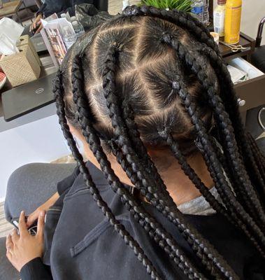 Knotless box braids