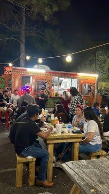 Una tarde en la taquearía( dinner at the food truck)