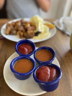 Sauces- ketchup & hot sauce