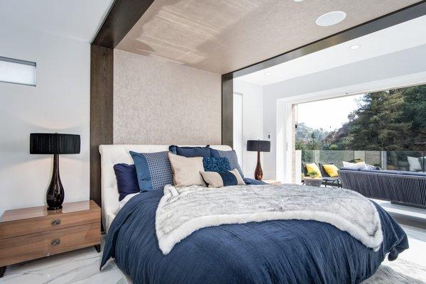 https://www.houzz.com/projects/2365350/hollywood-hills-residence