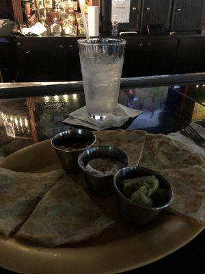 Chicken Quesadilla w/Salsa, Sour Cream, & Guacamole