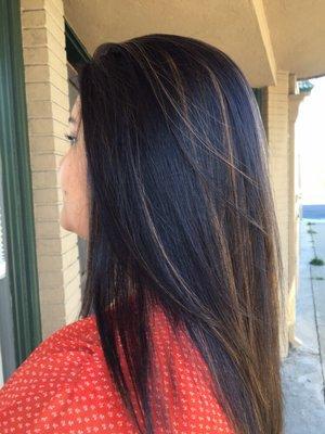 Natural highlight with dark brown hair color