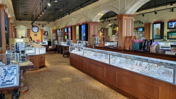 Atlantic City Jewelry has a huge selection of jewelry including vintage and estate pieces.