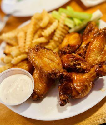 8 Pieces Wings, Fries and Soda Combo Meal