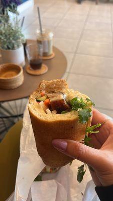 Crispy pork banh mi (sandwich)