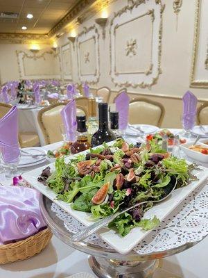 Our most famous salad with beet and greens