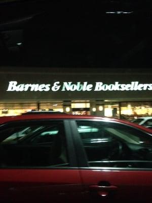 Barnes And Noble -- 444 Broadway / RTE 1, Saugus                        Storefront