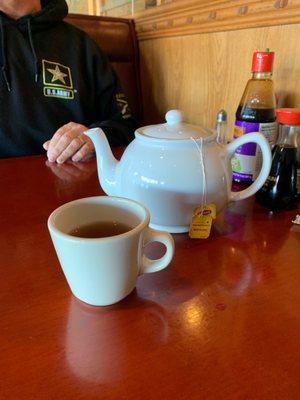 Hot tea on a cold day! Waiting on pho and Tom yum soup