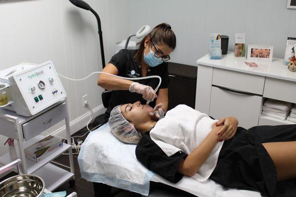 Diamond Microdermabrasion corrects through exfoliation fine lines and wrinkles, hyperpigmentation, age spots and brown spots.