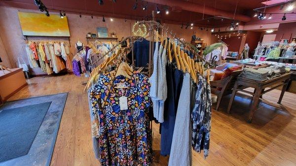 You will find variety of styles, from country-chic to casual, bohemian, urban-chic, very much like Anthropologie vibe!