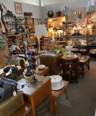 Days of Olde Antiques & Collectibles