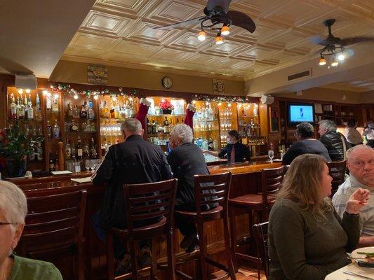 Bar/dining area