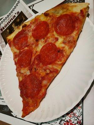 Pepperoni Pizza Perfection!! Nonna's Makes THE Best Pepperoni Slice With Absolutely Zero Grease To It!!