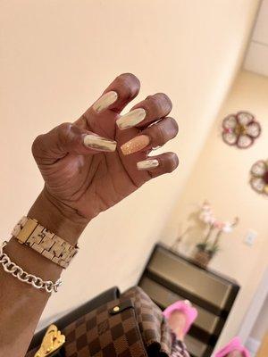 Grand Nails Salon