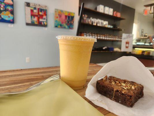 Peach apricot smoothie and turtle brownie