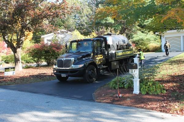 U.S. Pavement residential driveway sealcoating