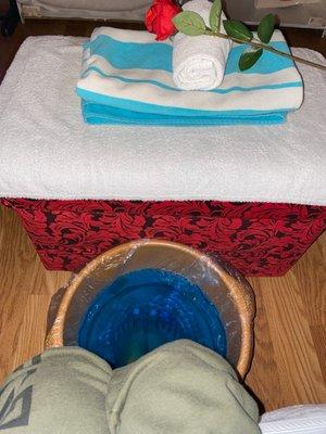 Foot bath before the massage