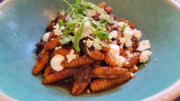 CHILE COLORADO CAVATELLI