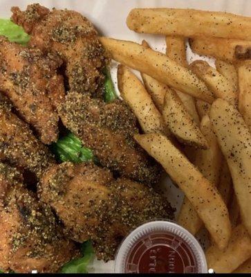 Lemon pepper chicken wings.