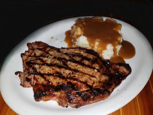 Ribeye with mashed potatoes