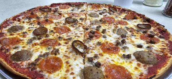 18" Meat Lovers Pizza, thin crust