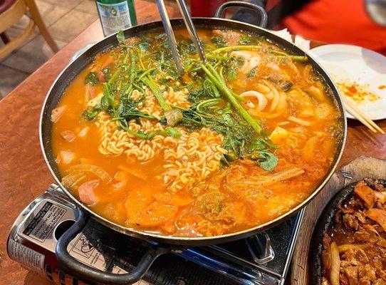 Budae Jeongol (ramen stew)