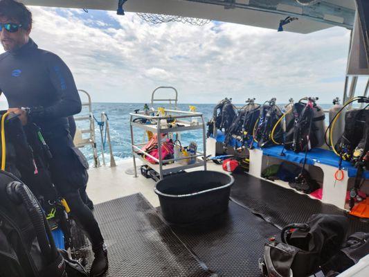 Headed to Alligator reef. My mask had ill-functioned on the previous dive, so instructor Nick lent me his own.