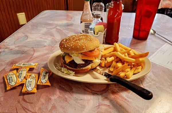 Cheeseburger & Fries