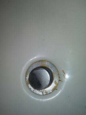 Rusted sink and not cleaned