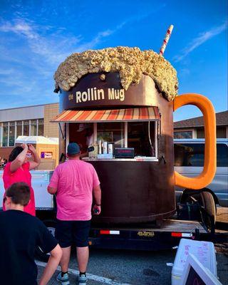 A local icon selling all sorts of ice cream floats!