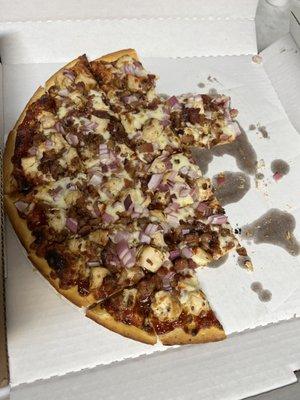 Chicken, bacon, red onion BBQ 14 inch pizza