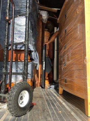 TV just sitting on floor of trailer not wrapped