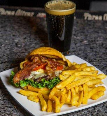 The Pint House Burger