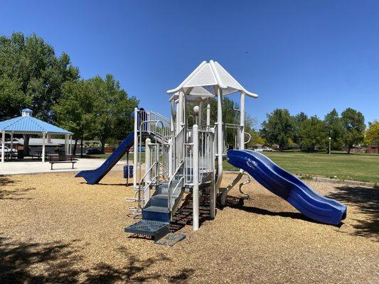 Different view of the playground.