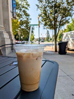 Iced vanilla oat latte - lifewithhanny