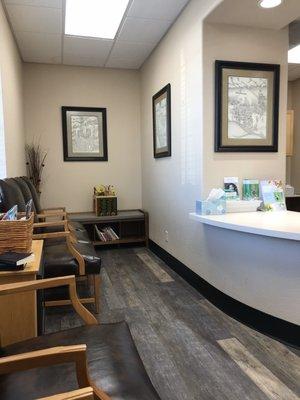 Waiting area / receptionist desk: Advanced Dentistry, not recommended!